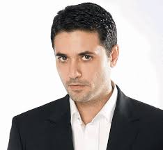 احمد عز يرد على اخبار تدخل عمر دياب في ازمته مع زينة
